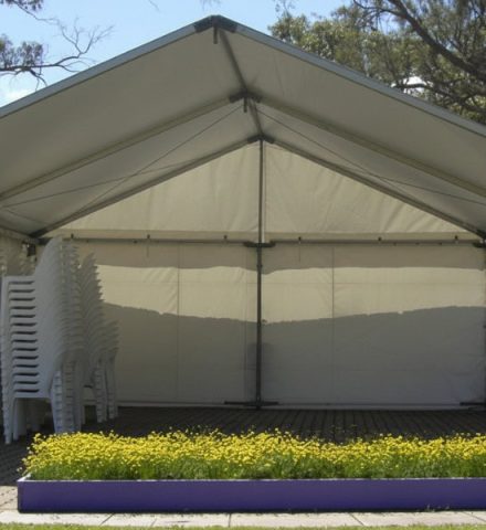 medium-size-marquee